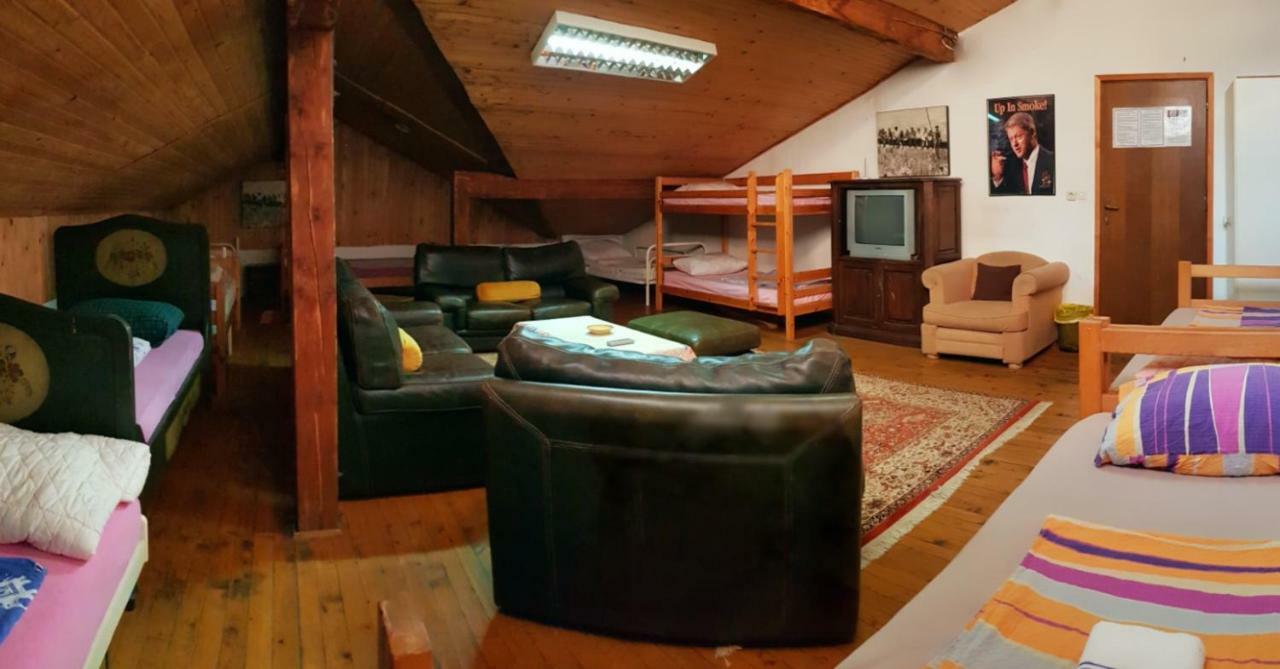 Hostel Pansion Lion SJJ Exteriér fotografie